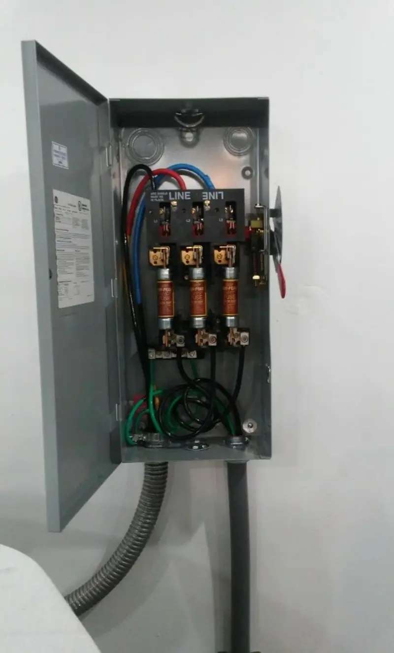 Three-phase disconnect switch installed for Smoke Detector Installation in Leesburg